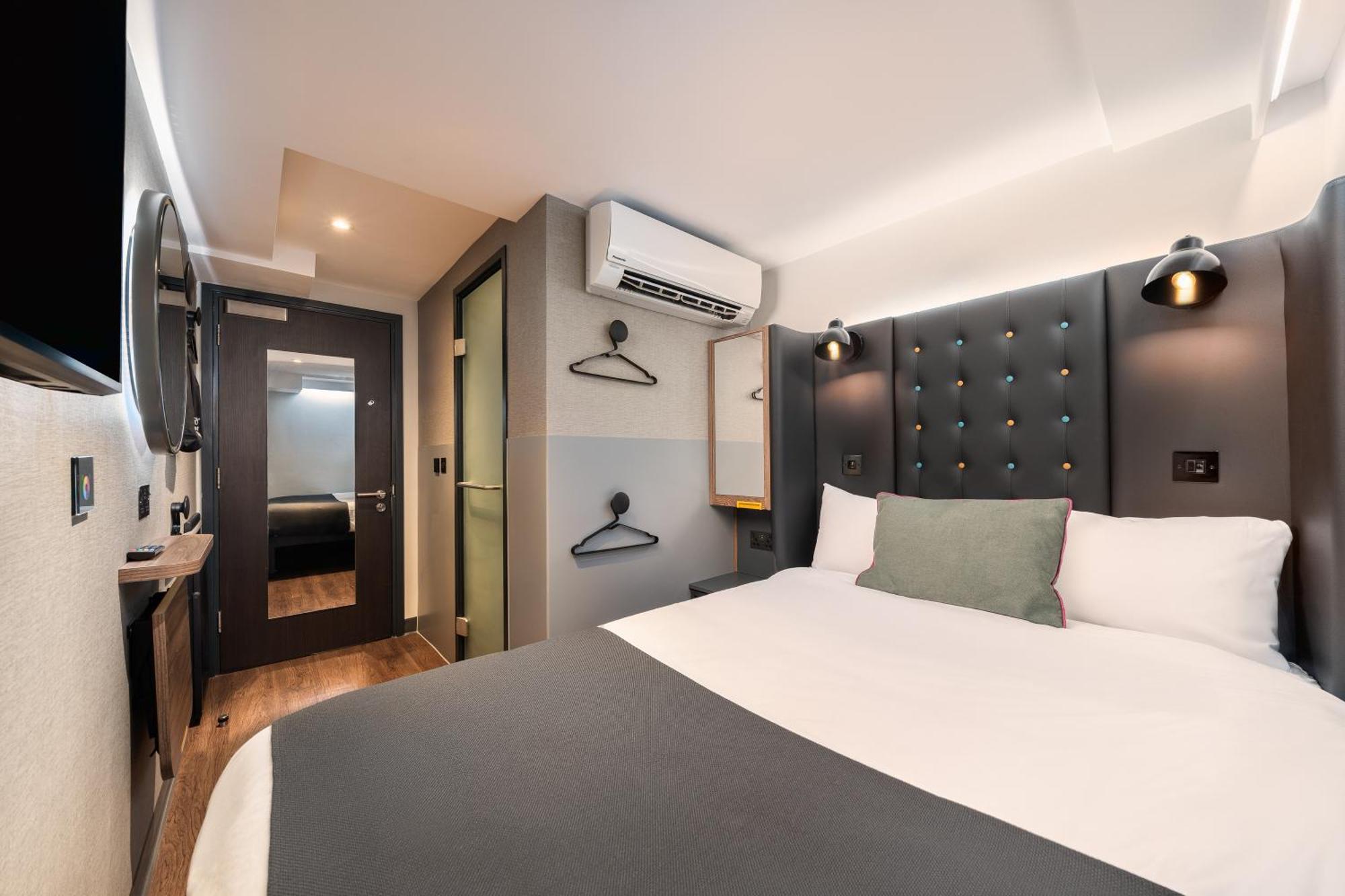 Point A Westminster Hotel