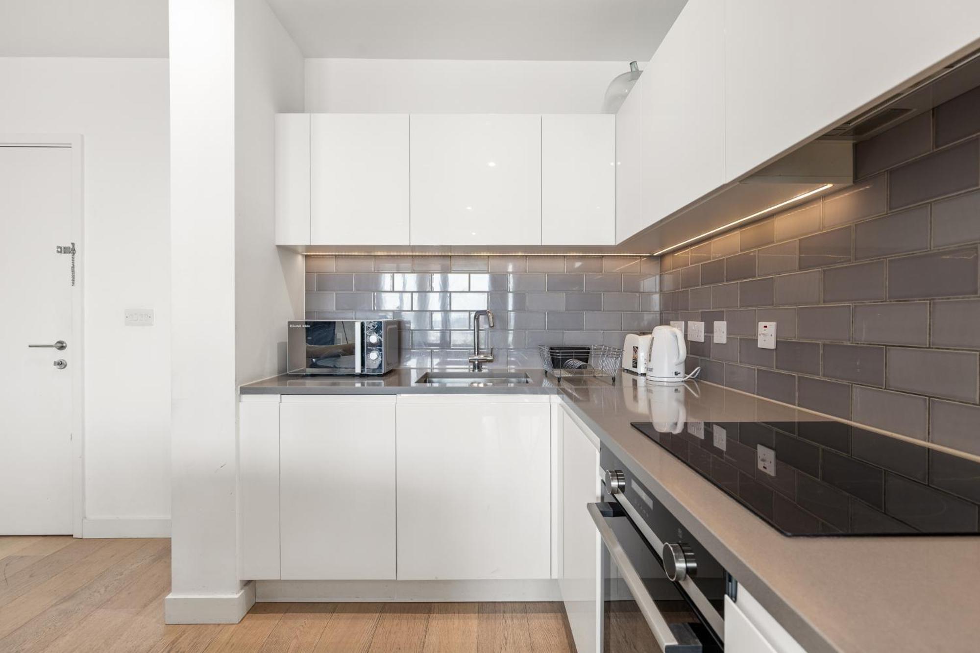Spacious Modern 1 Bed Apartment. Apartamento *