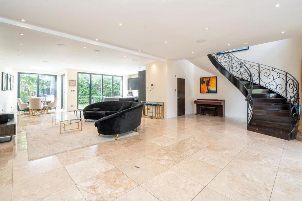 Luxury House Apartment *