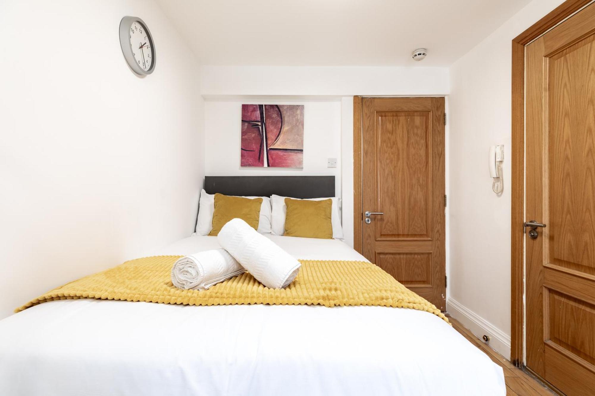 Hyde Park Budget Studios! * London