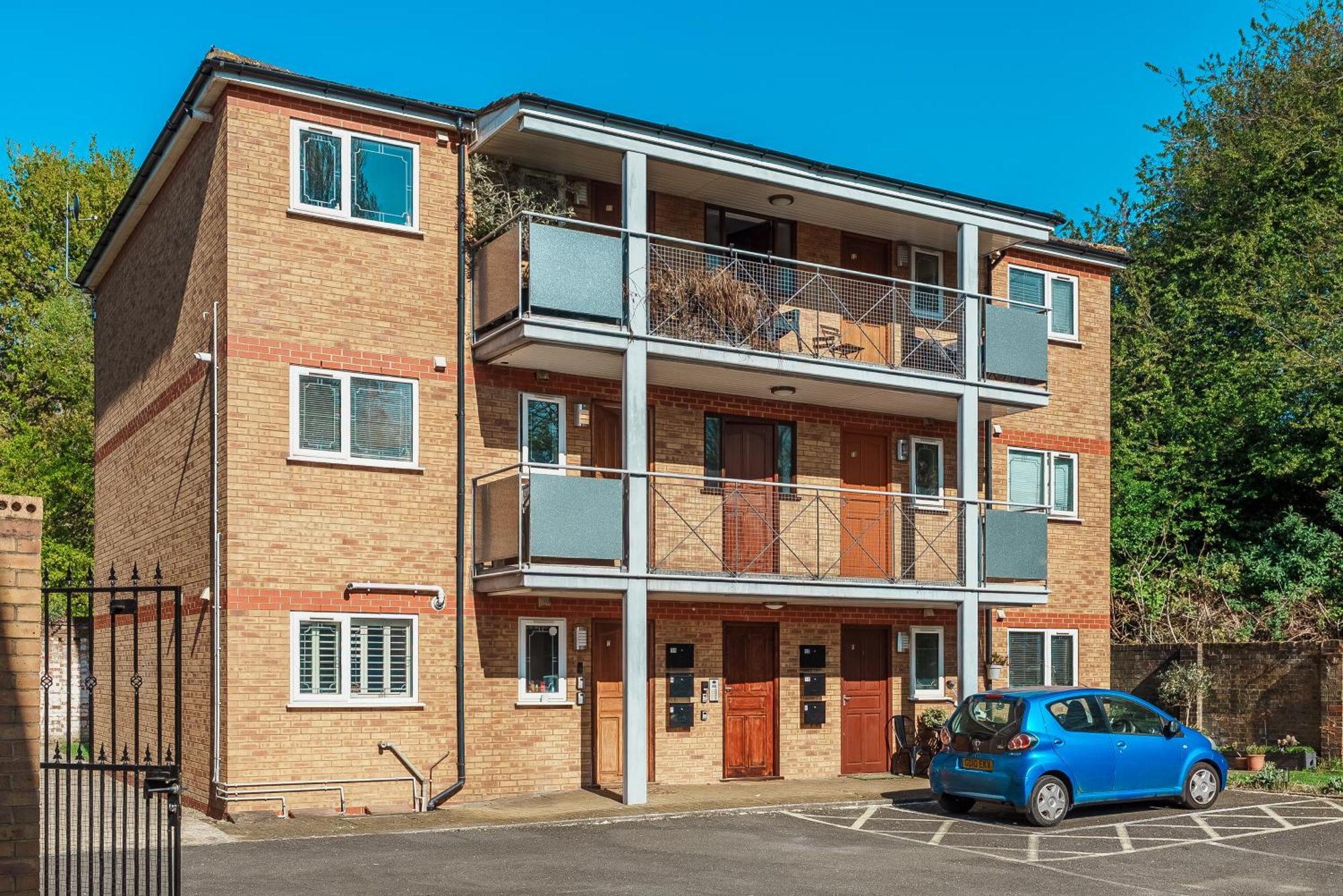 Apartment Battersea & Clapham Retreat London