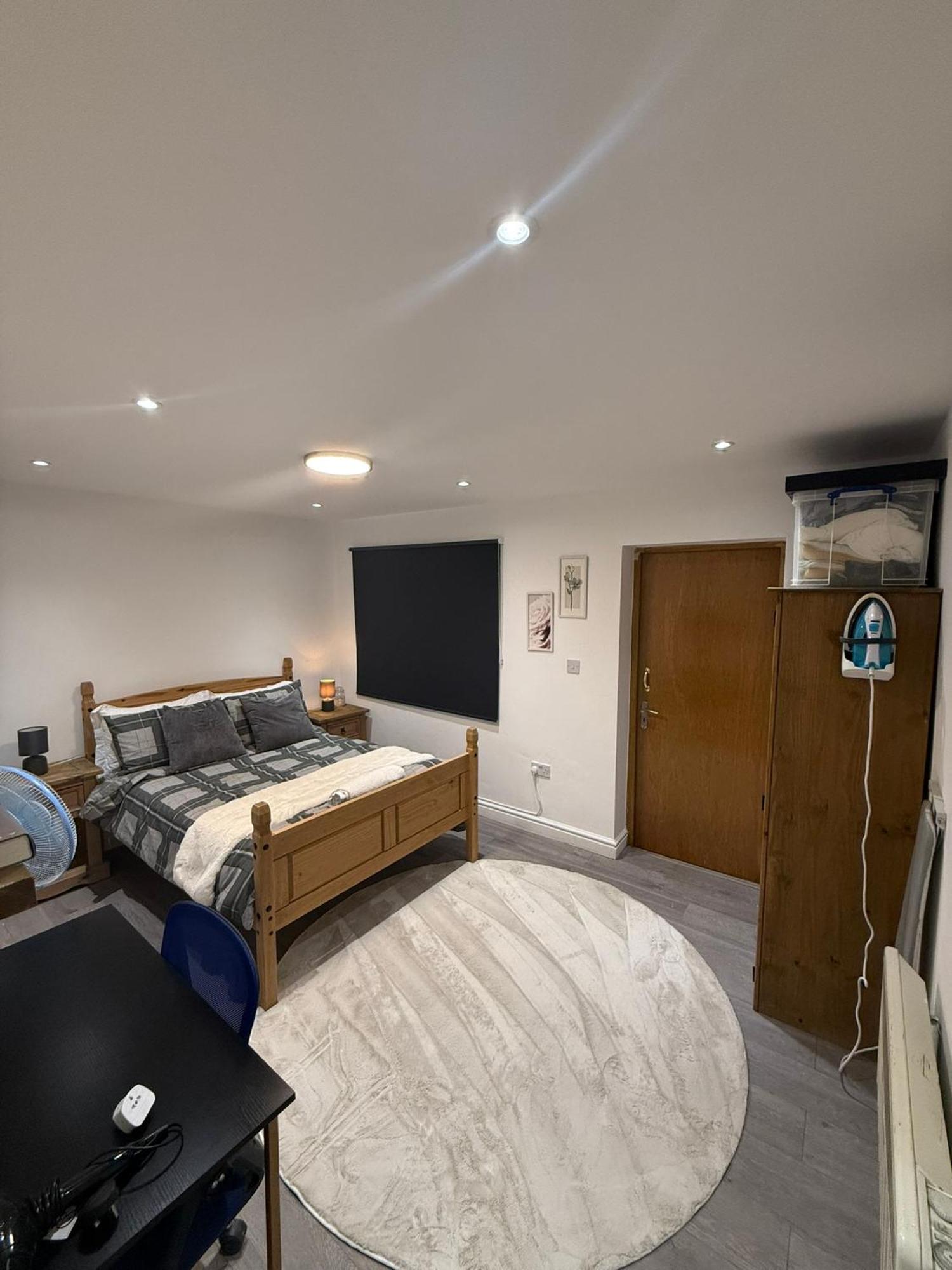 Entire One Bedroom Apartment With Living Room And Private Garden Bright And Spacious
