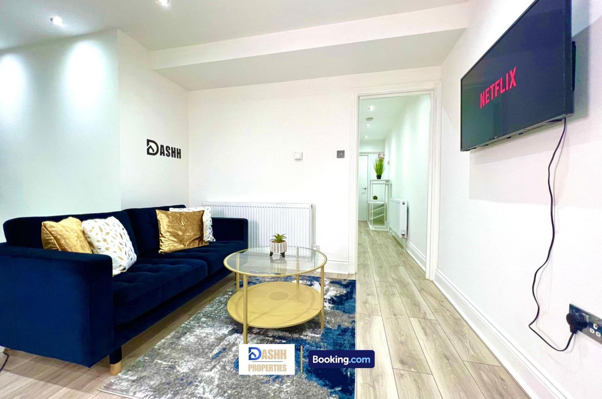 Three Bedroom By Dashh Short Lets & Serviced In Shepherds Bush Sleeps 9 With Free Wifi Holiday home