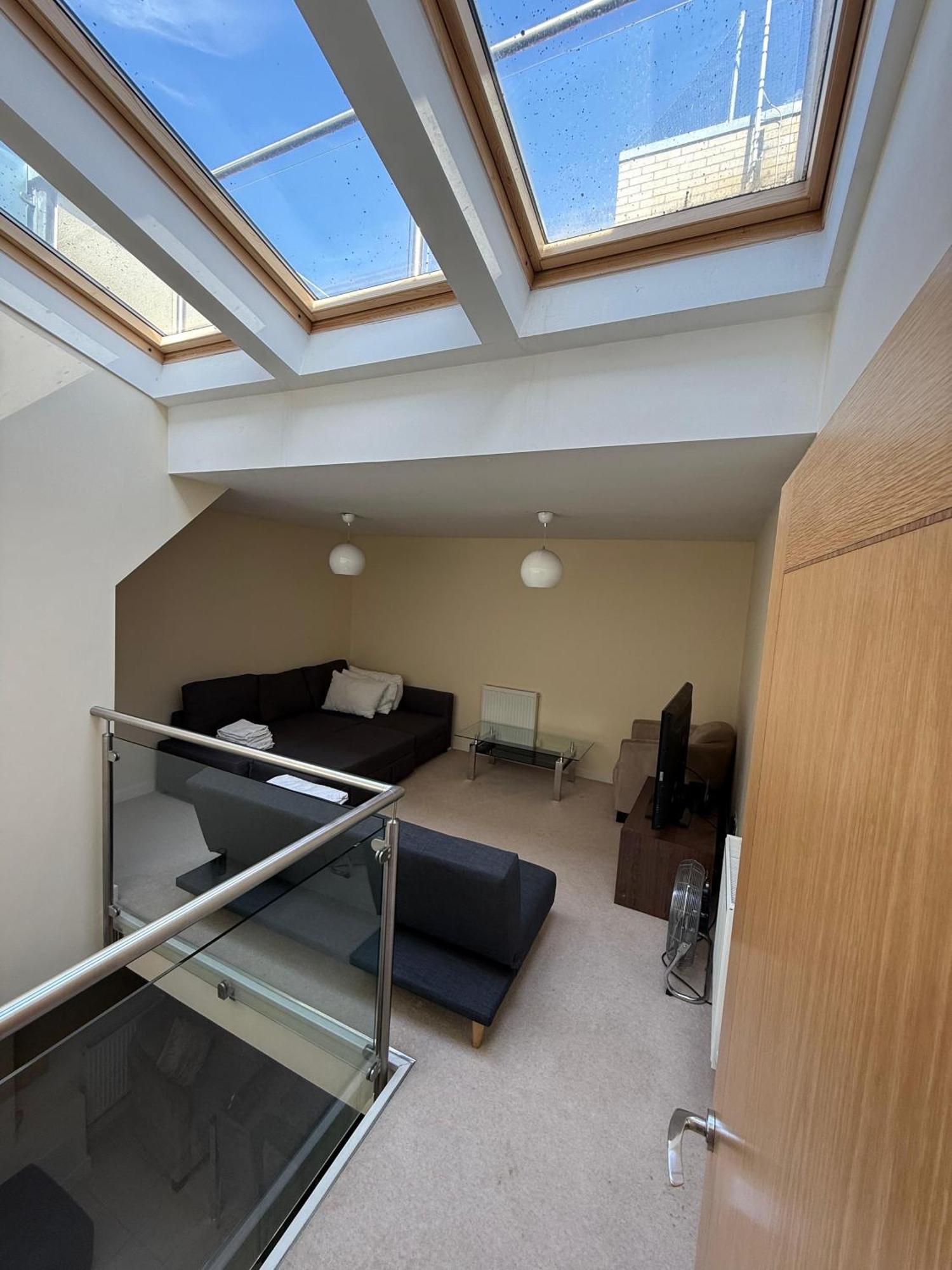 Amanah - Shepherd Bush Sleeps 7