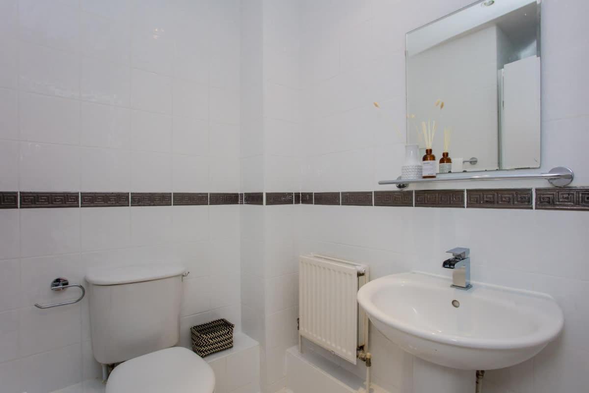 Apartamento The Sparkford Gardens - Lovely 2bdr With Balcony *