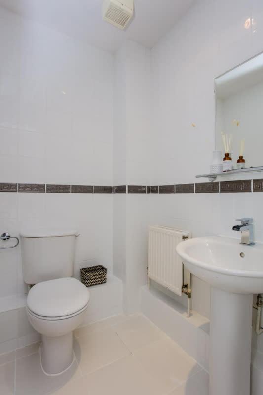 Apartamento The Sparkford Gardens - Lovely 2bdr With Balcony Londres