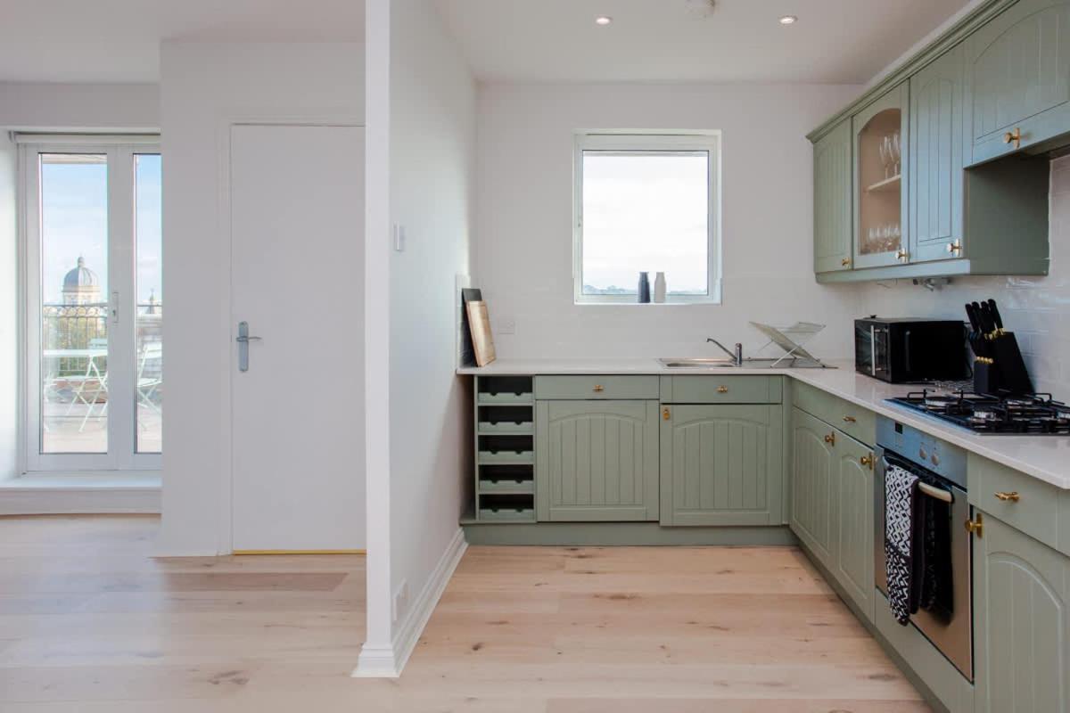 The Sparkford Gardens - Lovely 2bdr With Balcony Londres