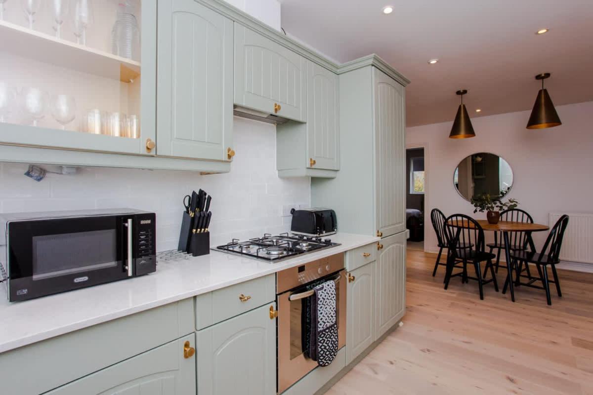 Apartamento The Sparkford Gardens - Lovely 2bdr With Balcony *