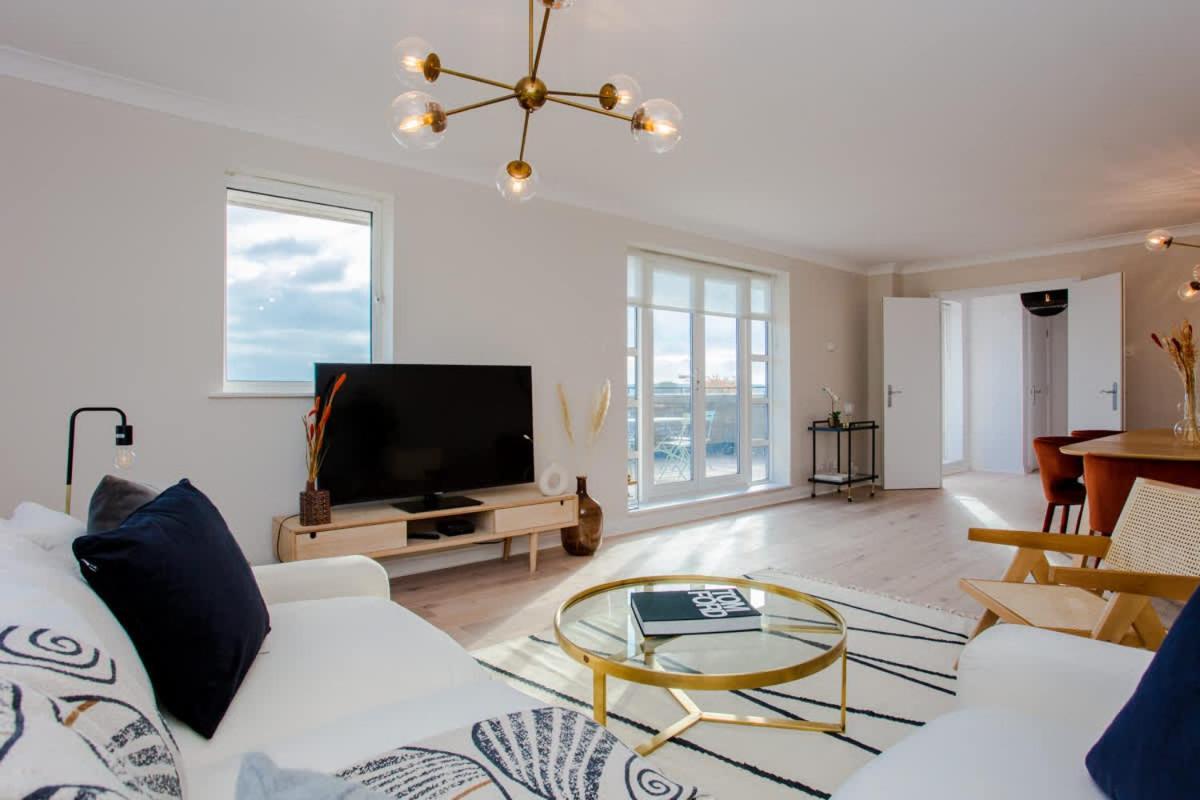 The Sparkford Gardens - Lovely 2bdr With Balcony Apartamento Londres