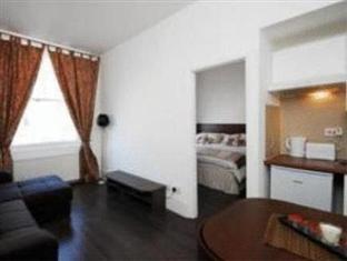 St. George's Apartments Apartment