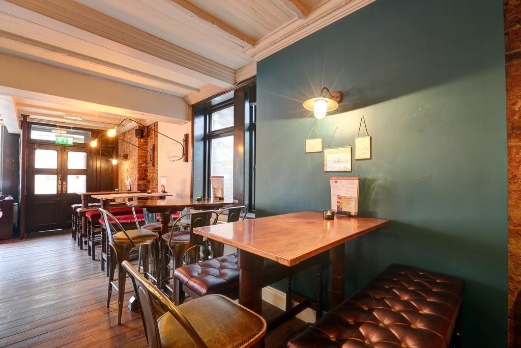 Publove @ The Exmouth Arms, Euston * Londres