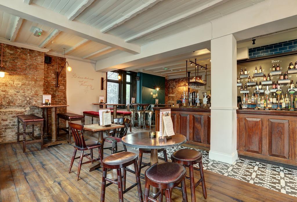 Publove @ The Exmouth Arms, Euston Hostal *