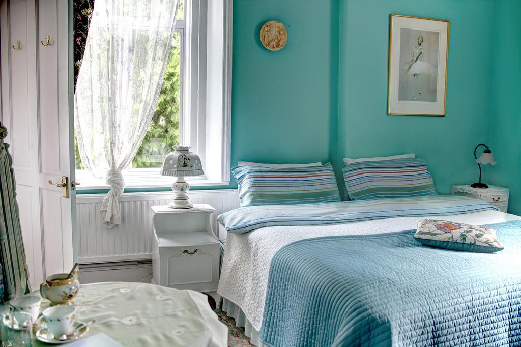 Dawson Place, Juliette's Londen