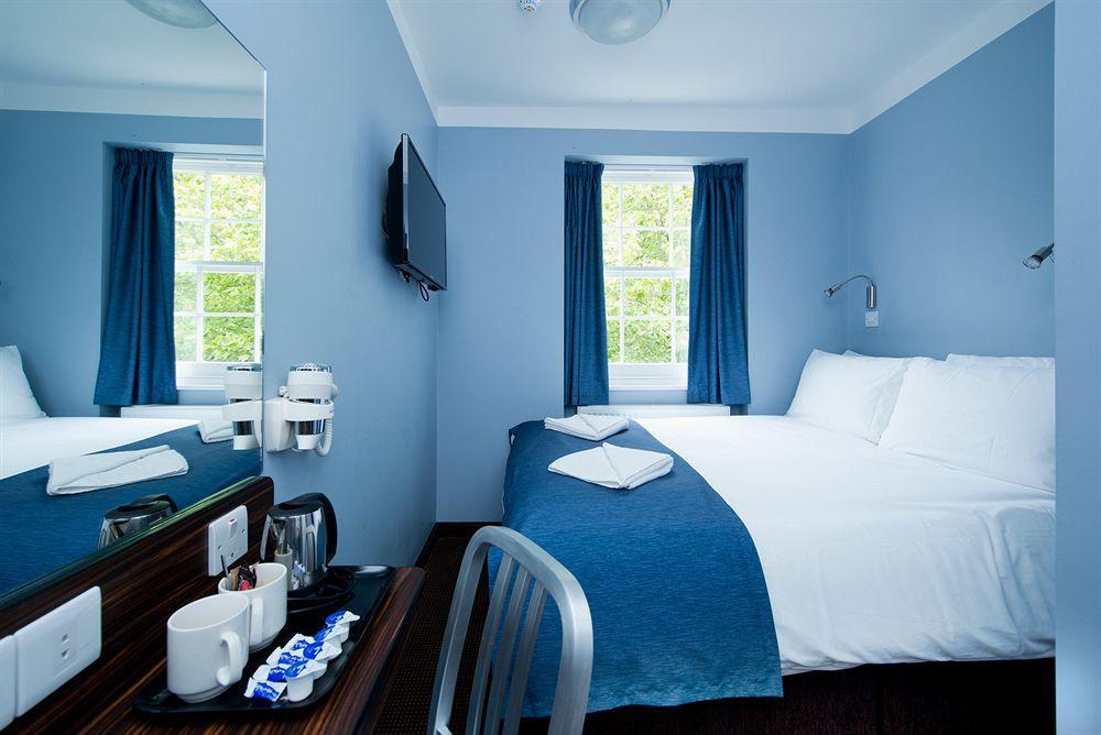 Angus Hotel 2*