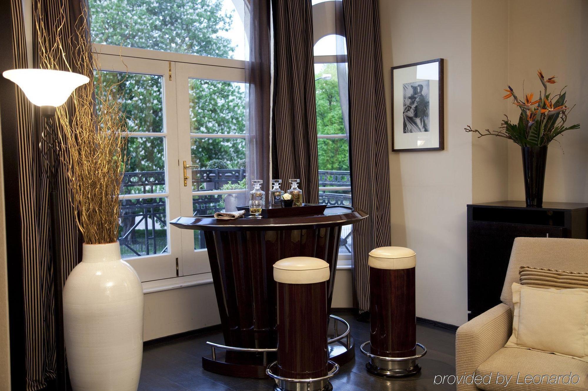 60 Hyde Park Gate Hotel 5*