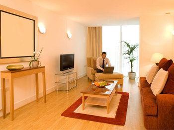 Marlin Stratford Aparthotel