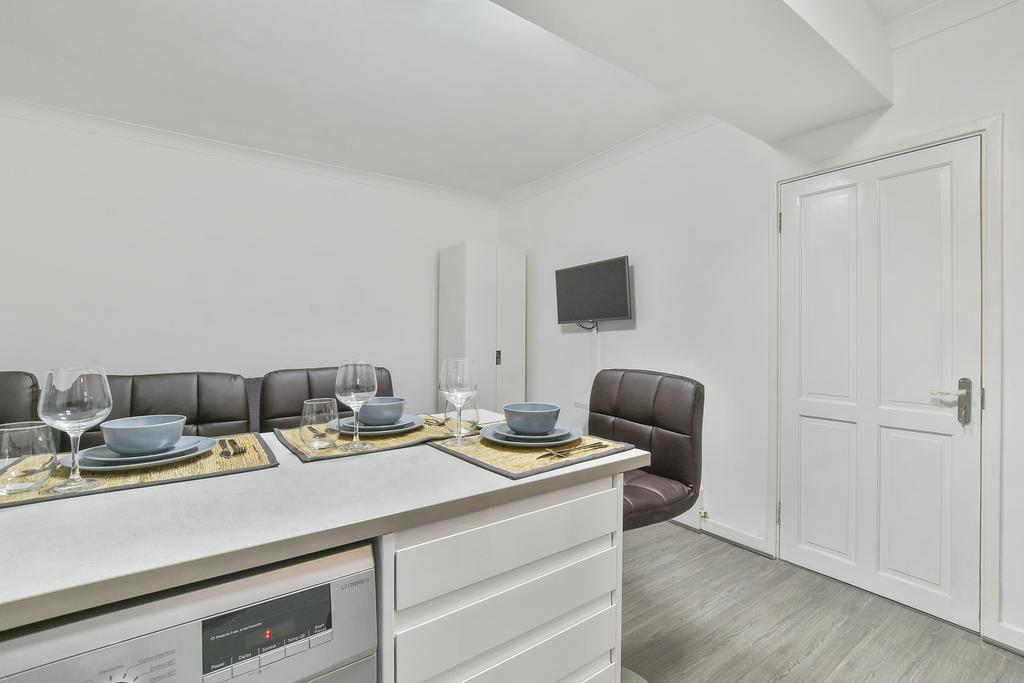 Euston 2 Bedrooms *