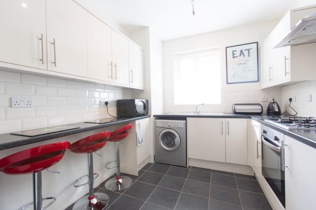 3 Minutes To Tower Of Trendy Shoreditch Recently Refurbished 3 Bedrooms Sleeps 8 *