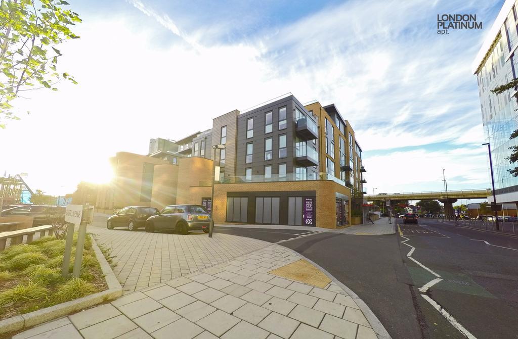 West Side -brentford, Apartment