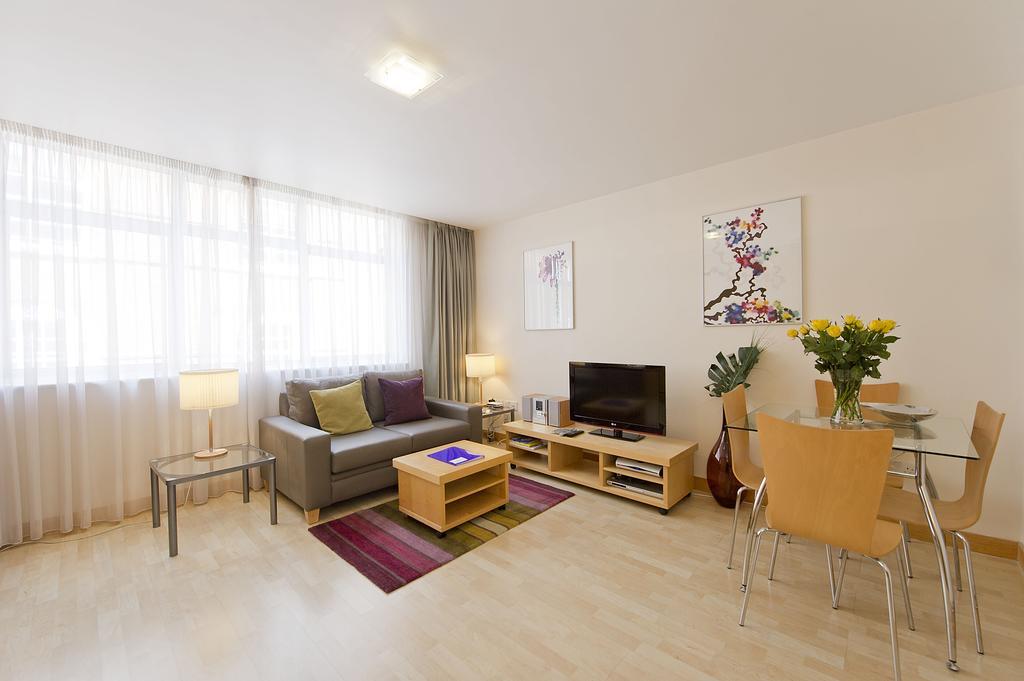St Christopher's Place Serviced By Globe Appartement *
