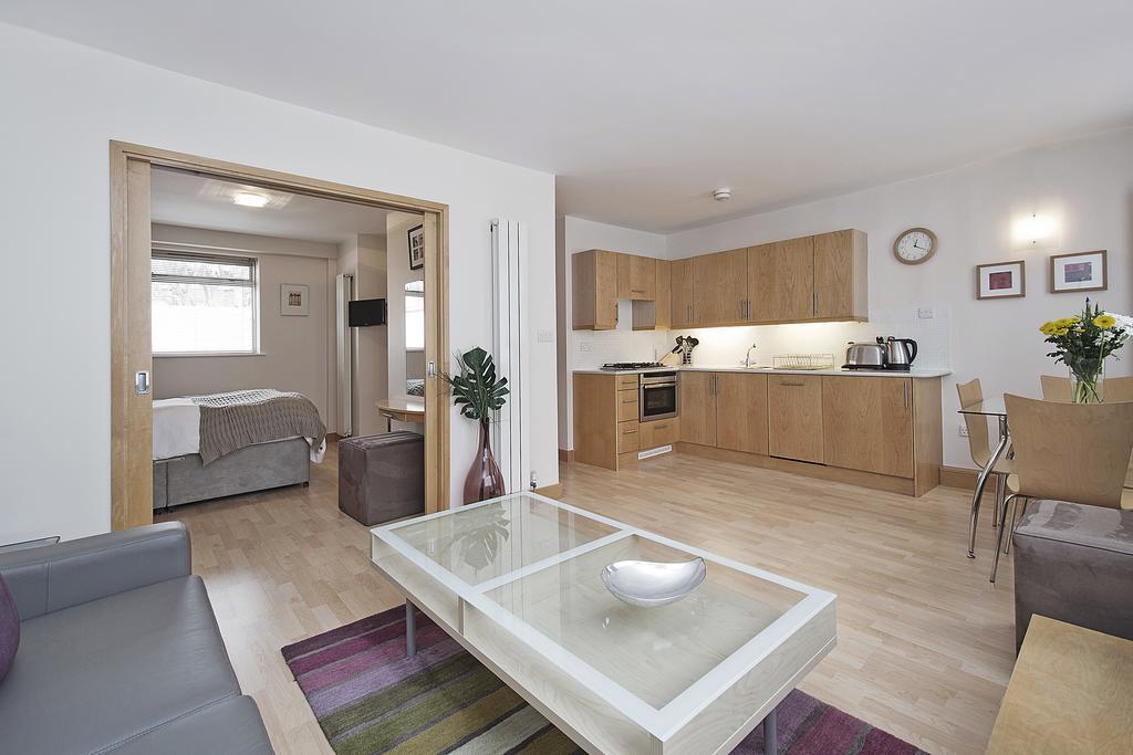 St Christopher's Place Serviced By Globe Appartement *