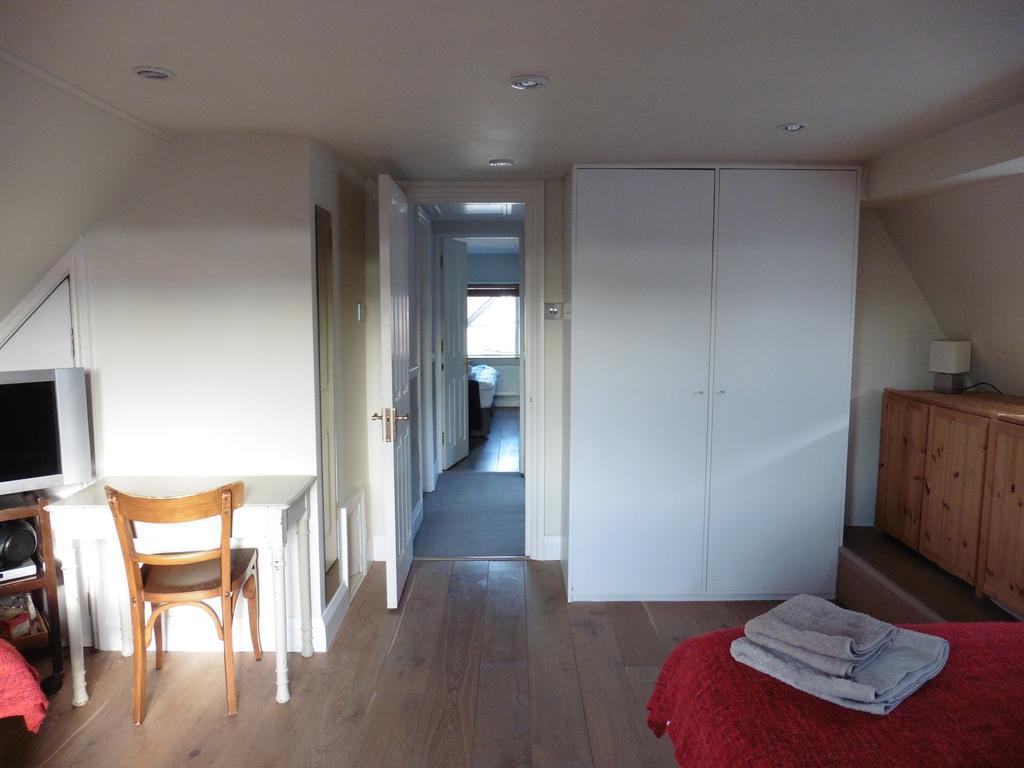 Pensión Brookview 3*