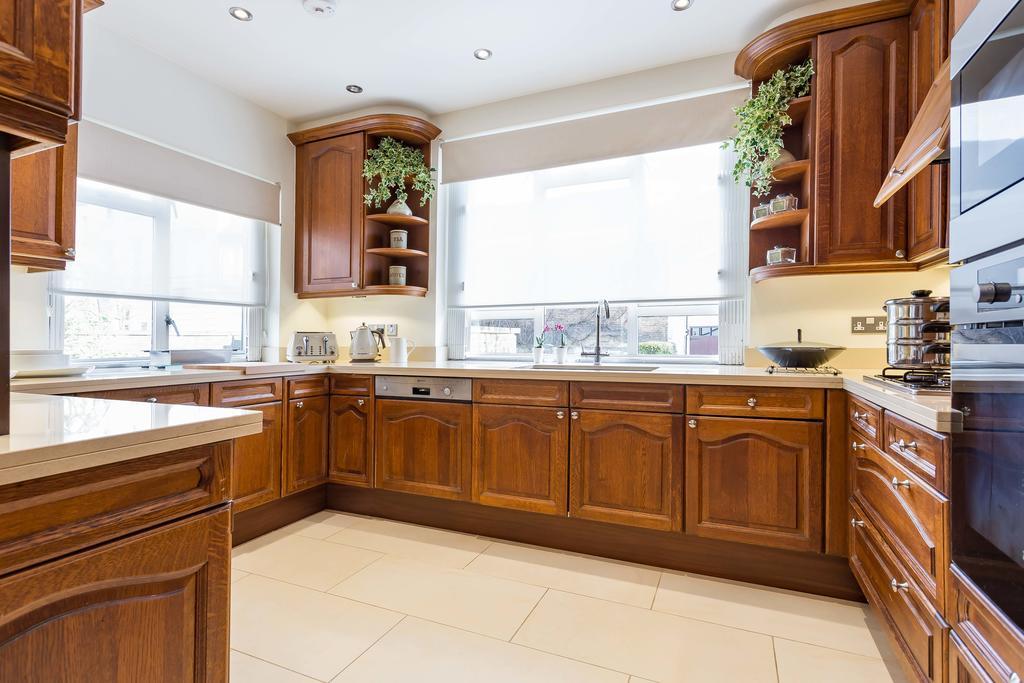 Hyde Park Residence Apartment *