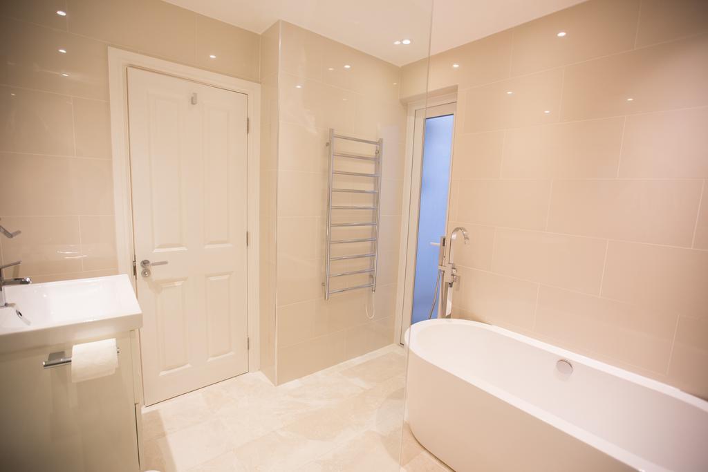 Luxury 2 Bed/bath Next To Hyde Park * Londres