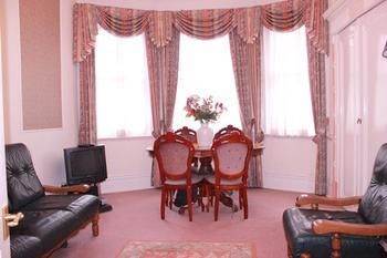 Kensingtoncourt Apart-hotel