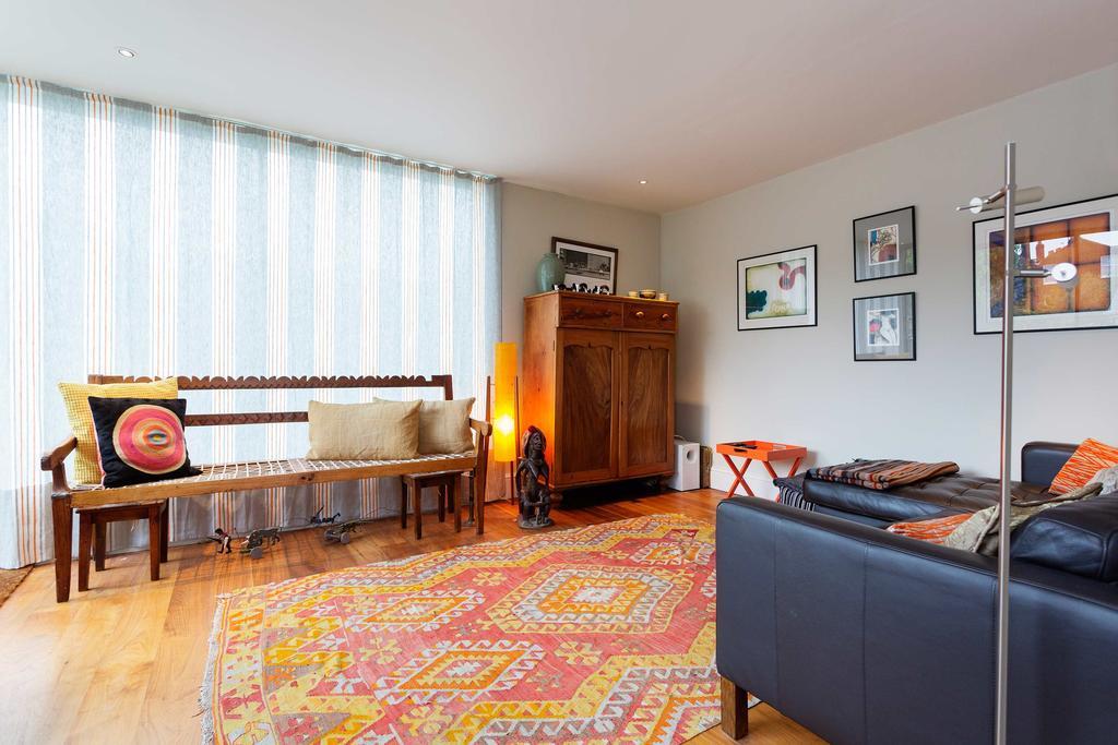 Veeve - Clapham Garden *