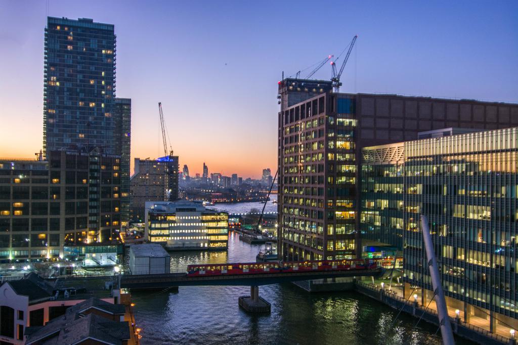 Canary Wharf - Corporate River View