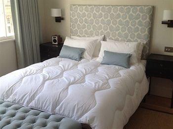 Library 4* London