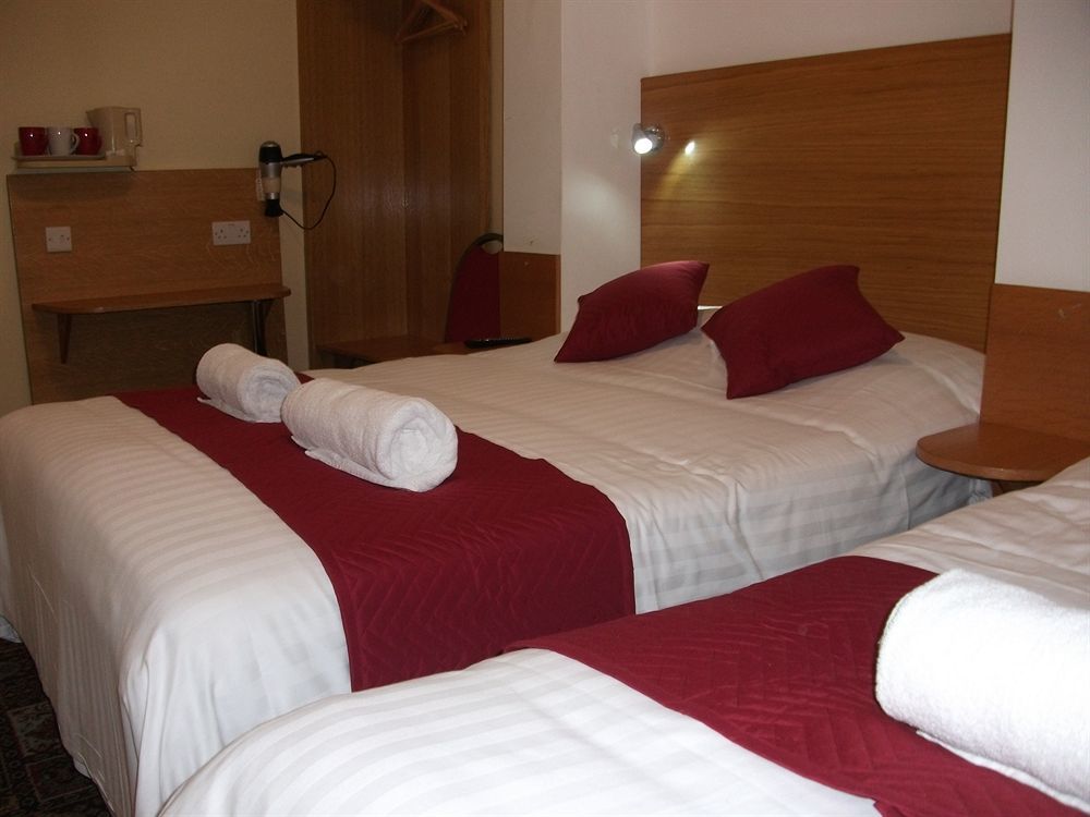 Hotel Oyo Bakers Victoria 3*