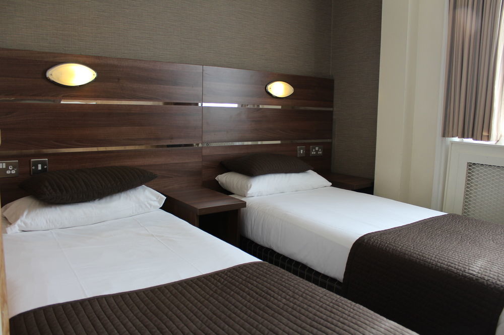Huttons Hotel, Victoria Hotel 3*