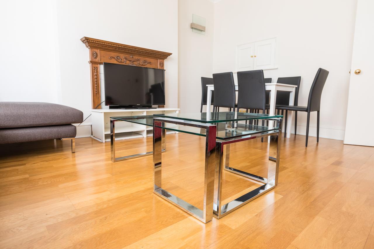 Victoria Mews Apartamento *