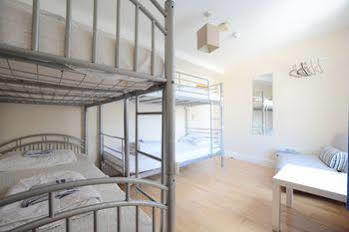 New Cross Hostal *