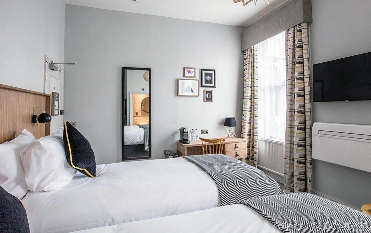 Victoria Hotel 2*