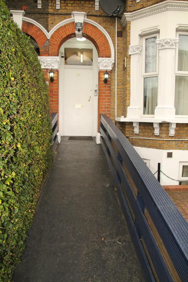 Olympus Nirvana Hotel Londres