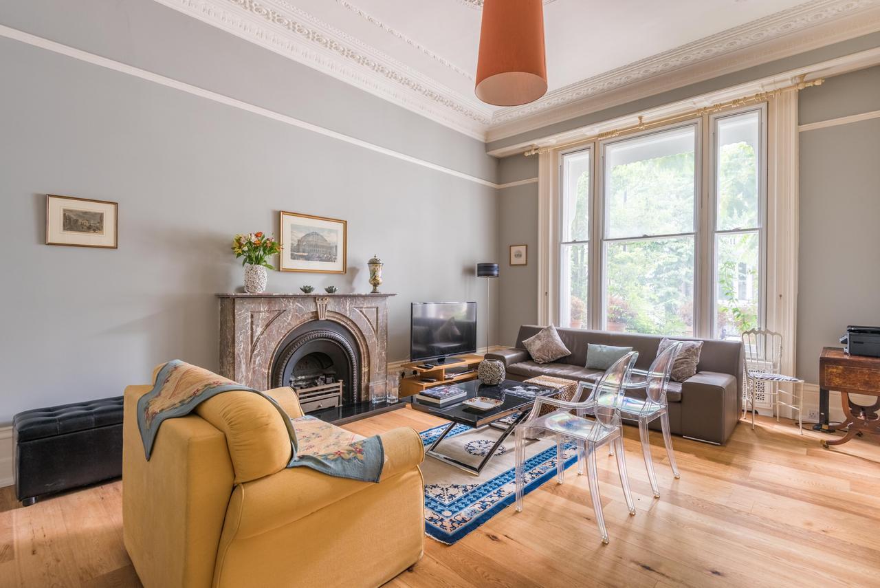 Lovely Chelsea Near The Thames By Underthedoormat *