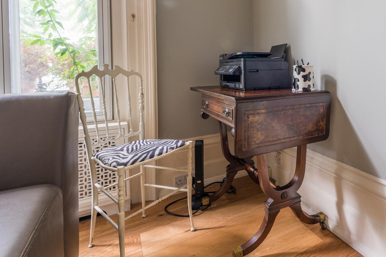 Lovely Chelsea Near The Thames By Underthedoormat Apartamento