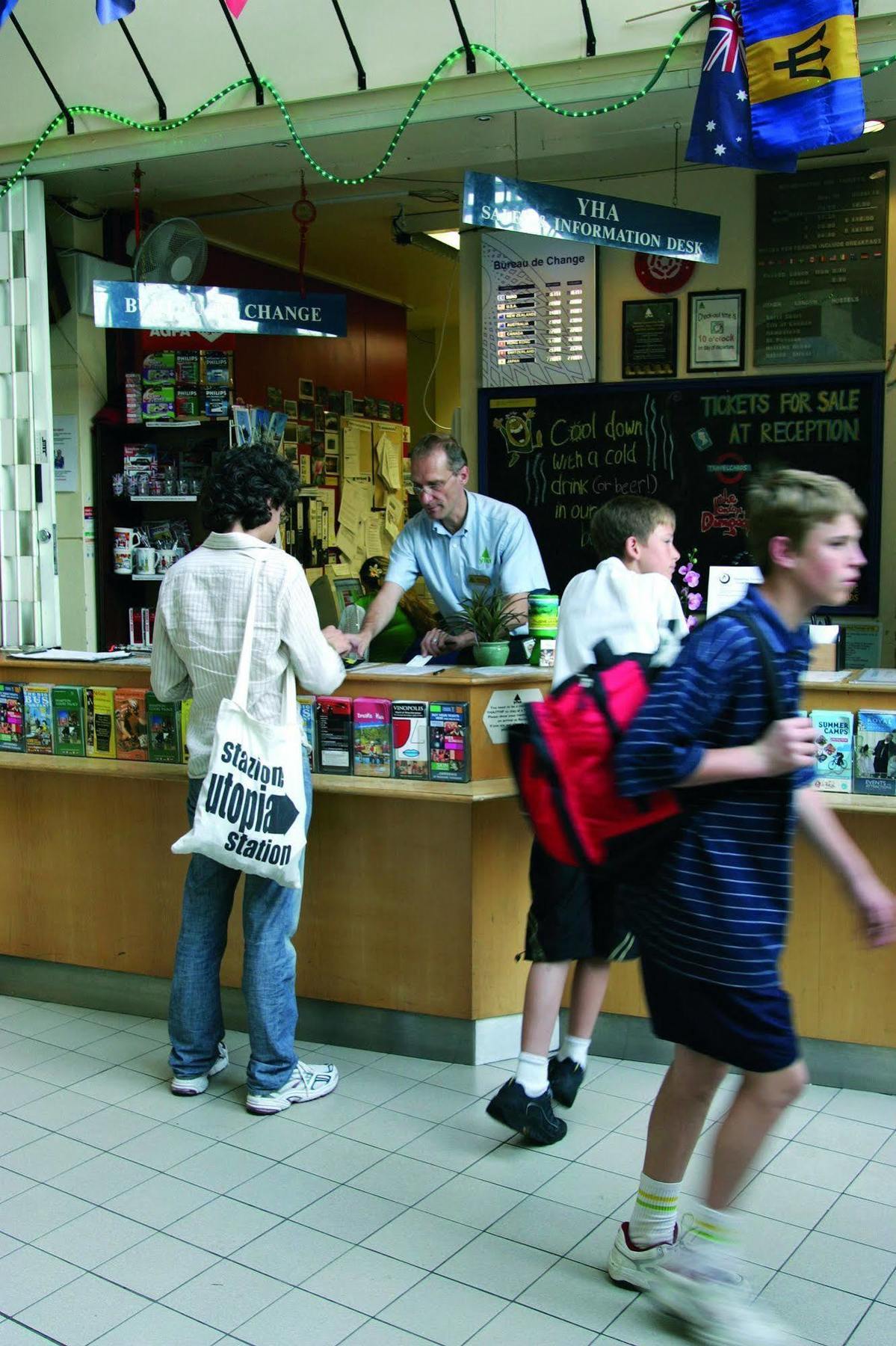 Hostel Yha Thameside
