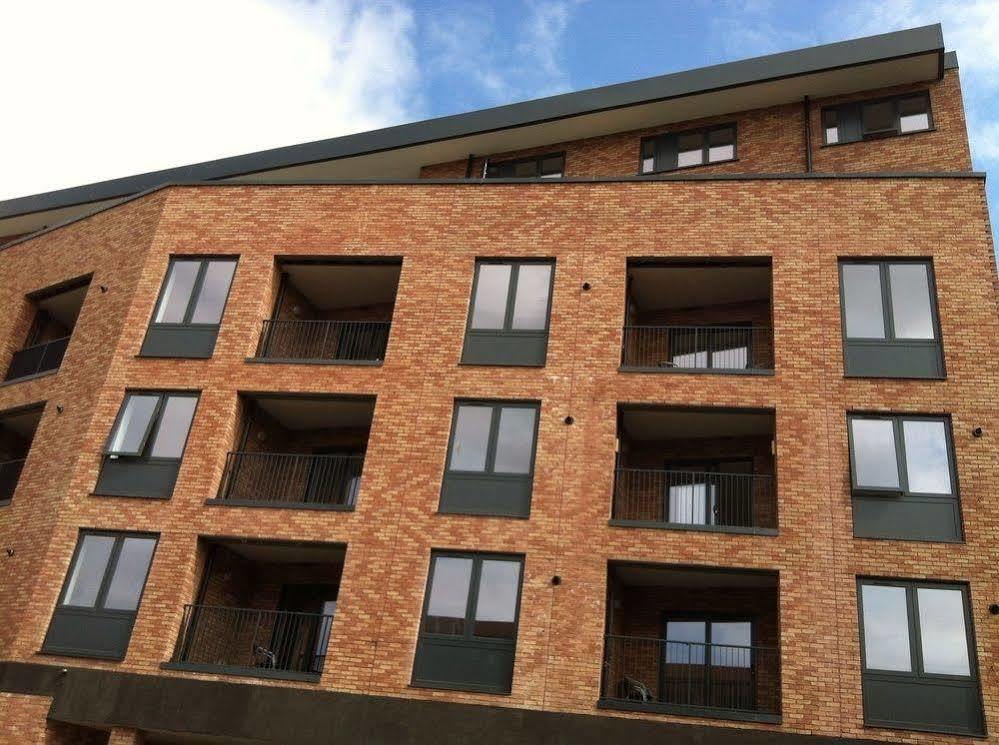 Canary Heights 3*