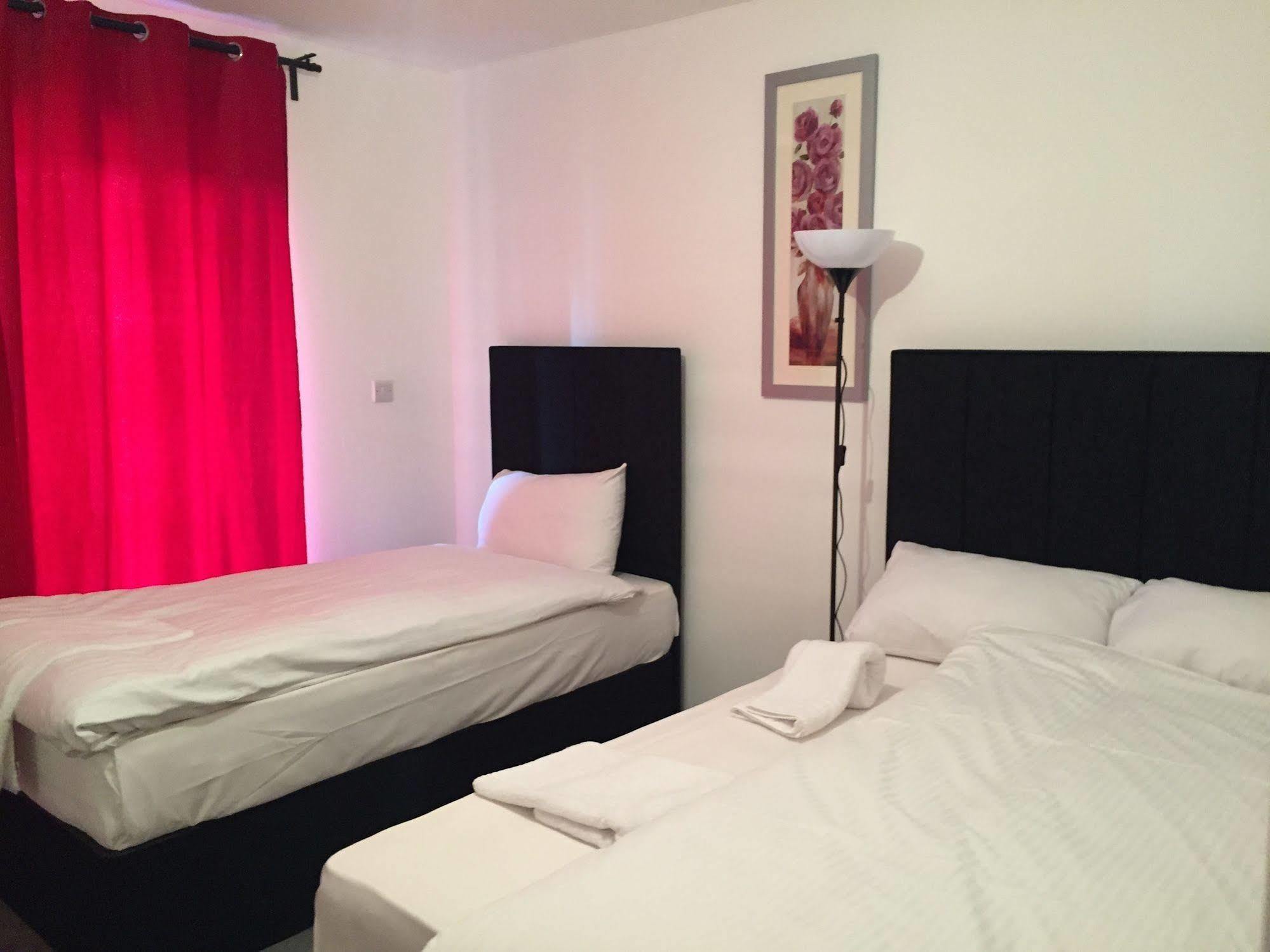 Canary Heights 3*