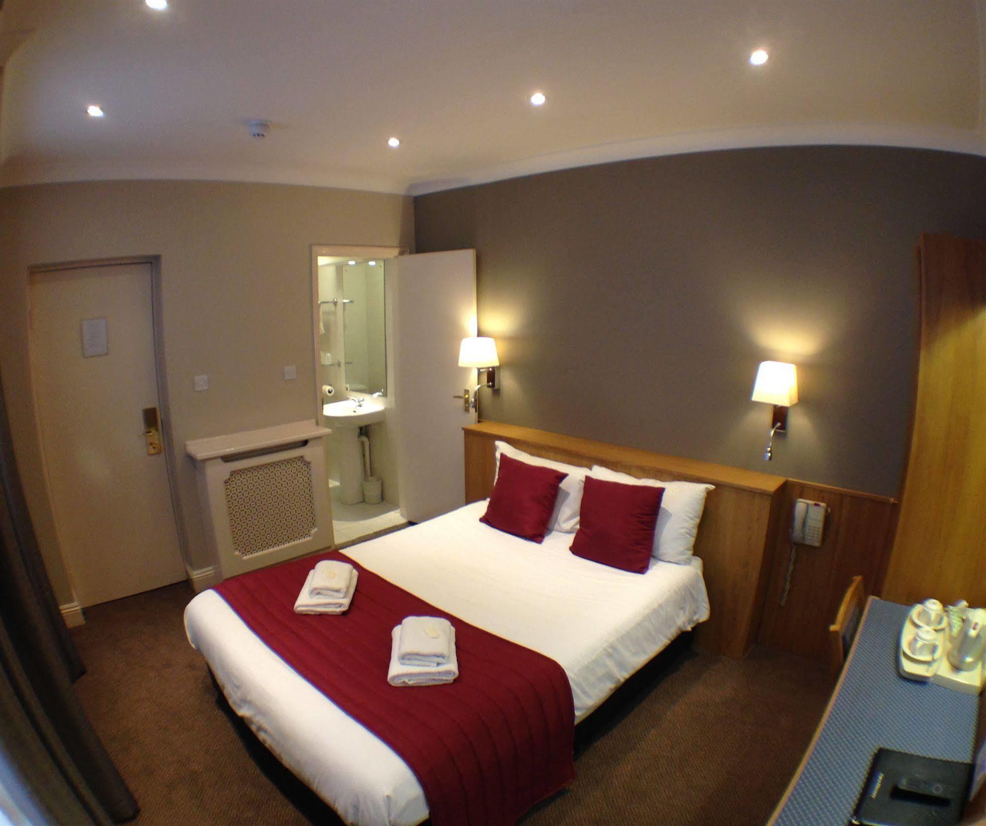 Columbus Hotel 2*