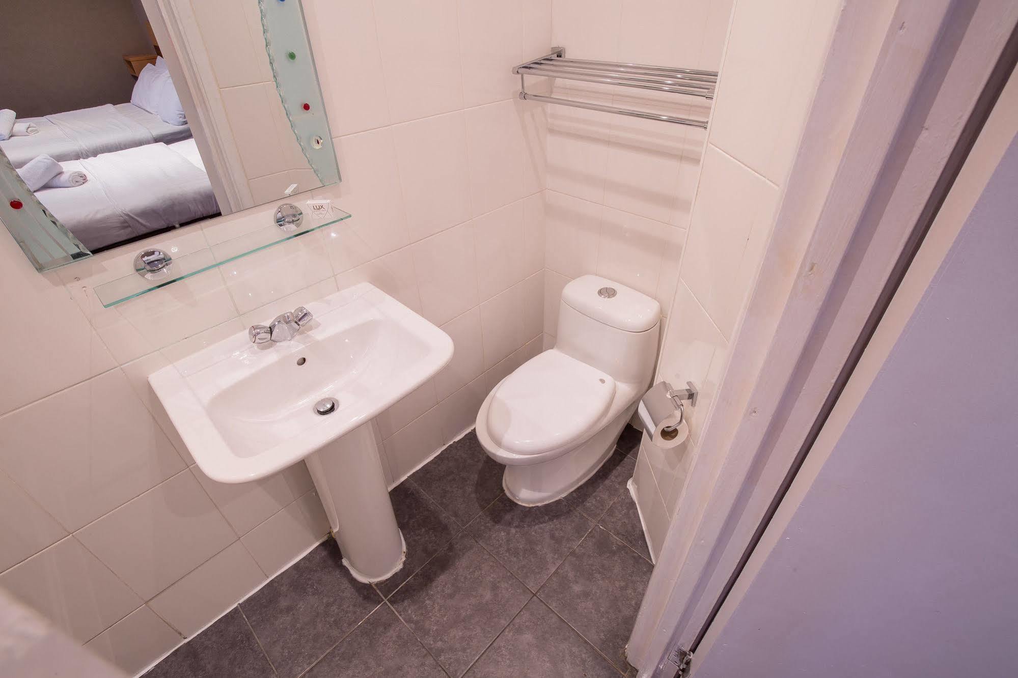 Hotel Newham 2*