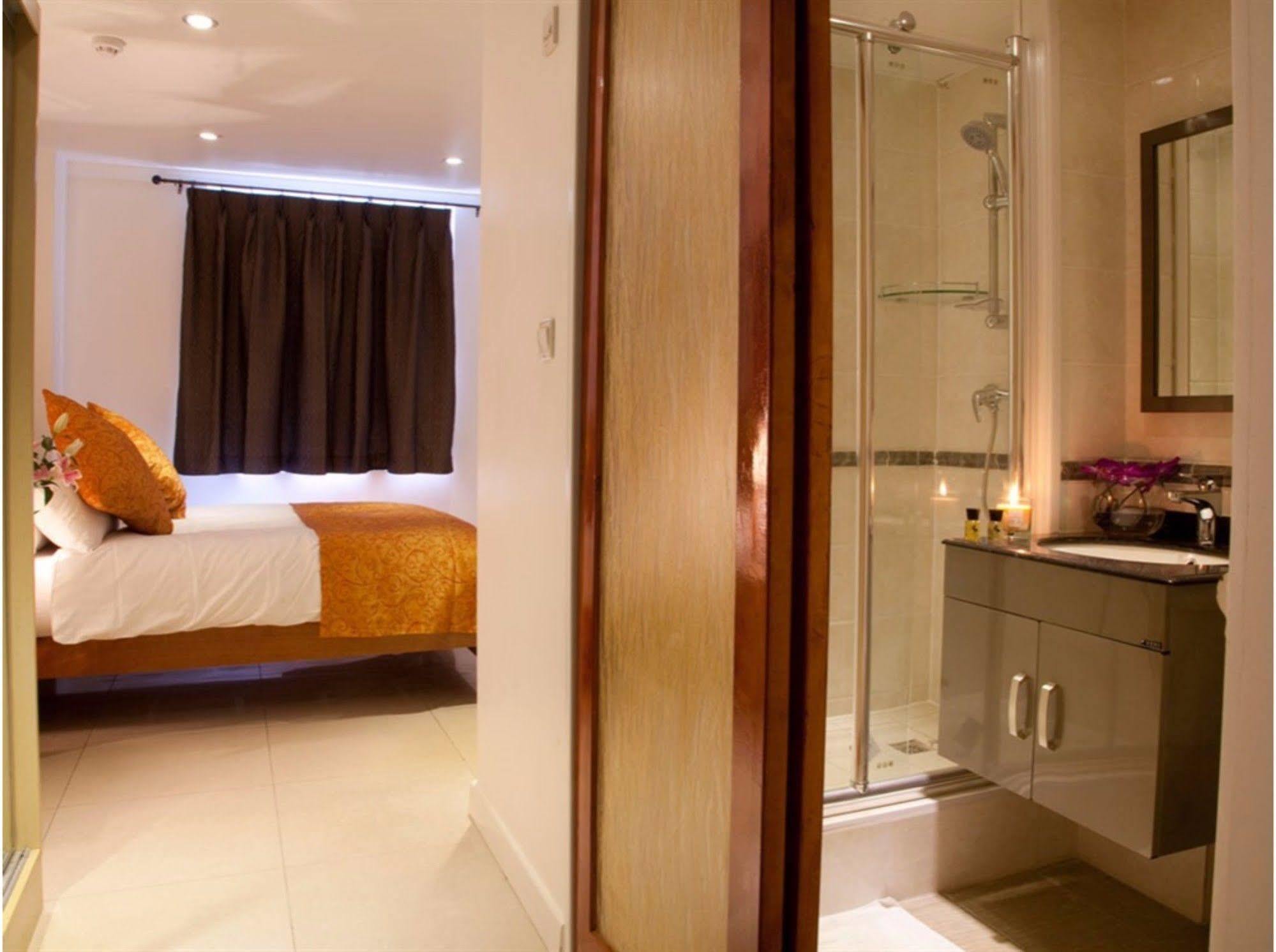 Russell Square Hotel