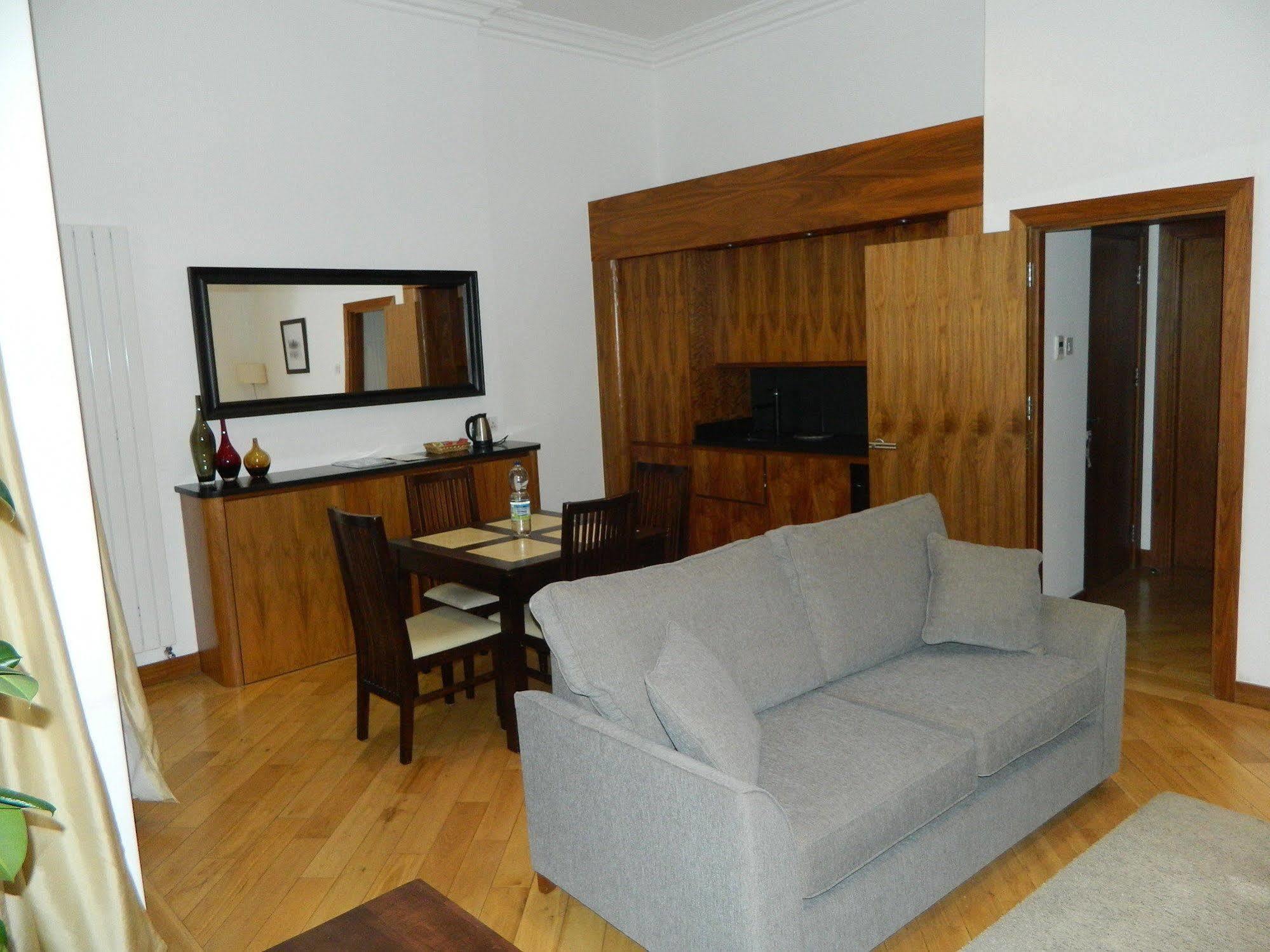Apartahotel Presidential Kensington 4*
