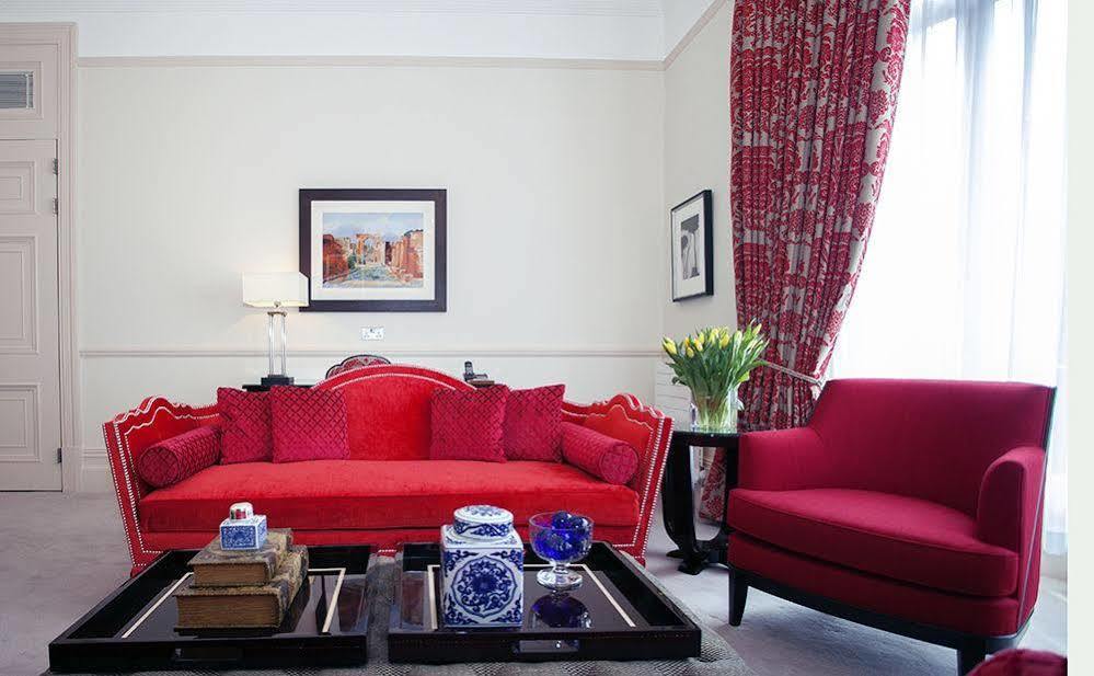 The By The Sloane Club * Londen