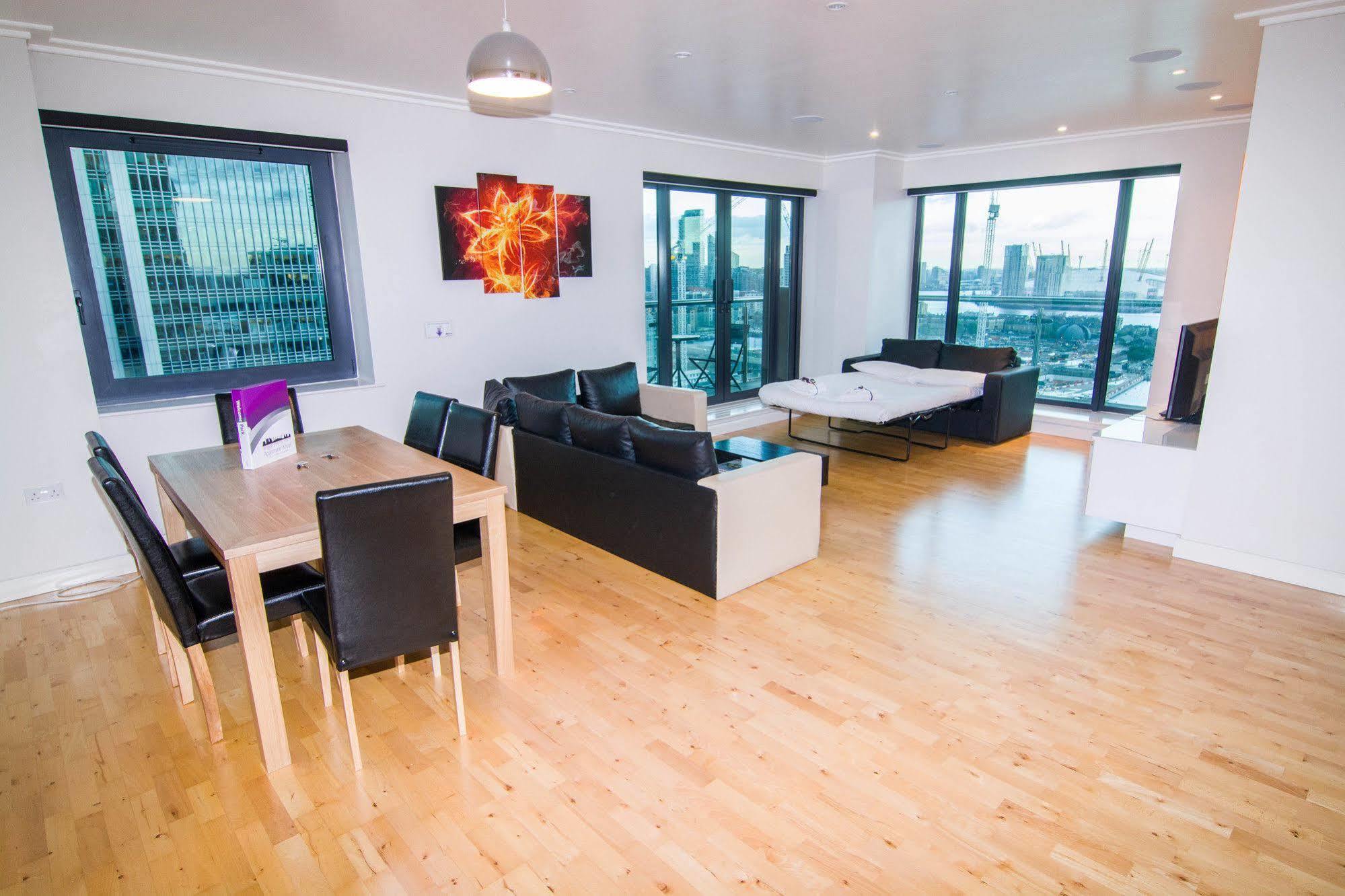 Canary Wharf - Corporate Riverside