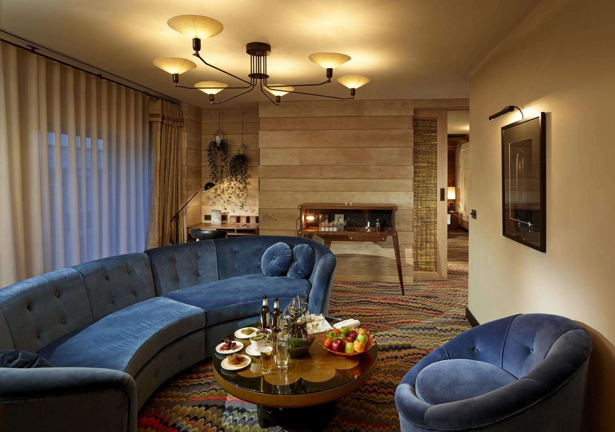 H Club Hotel